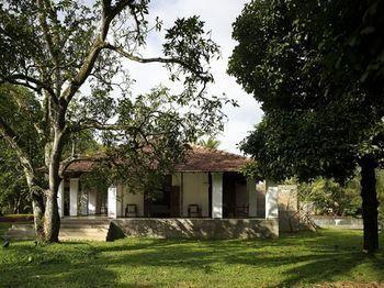 Maison d'hôtes Comilla Bungalow à Gampaha Extérieur photo